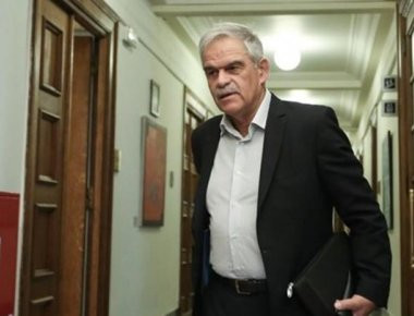 Ν. Τόσκας: «Θα απομακρυνθεί το αντιεξουσιαστικό ΚΕΠ από τα Εξάρχεια»